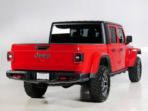 Used 2025 Jeep Gladiator Rubicon w/ Convenience Group image 2