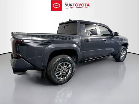 Used 2024 Toyota Tacoma Limited AWD/4WD image 4