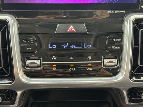 Used 2023 Kia Sorento SX image 28