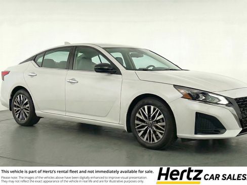 Used 2025 Nissan Altima 2.5 SV image 1