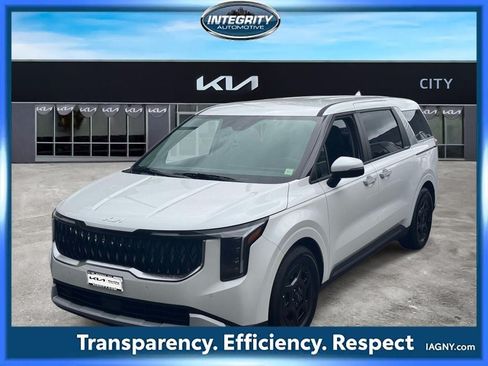 Used 2026 Kia Carnival FWD image 4
