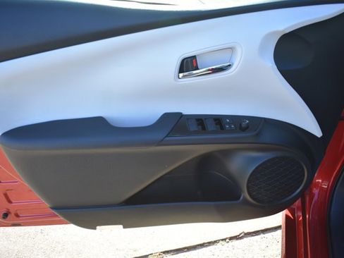 Used 2019 Toyota Prius Prime Plus image 11