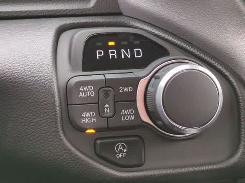 Used 2025 RAM 1500 Big Horn AWD/4WD image 31