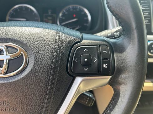 Used 2015 Toyota Highlander XLE AWD/4WD image 11
