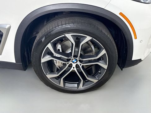 Used 2024 BMW X5 sDrive40i image 32