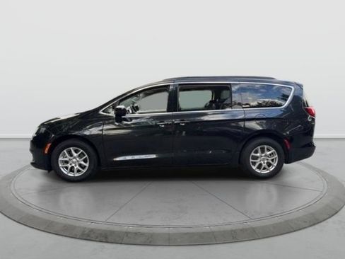 Used 2021 Chrysler Voyager Lxi FWD image 6