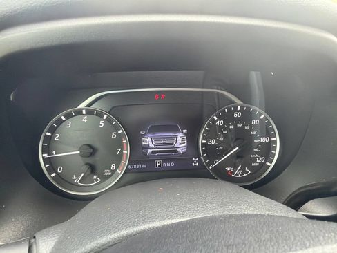 Used 2022 Nissan Titan SV w/ SV Convenience Package AWD/4WD image 10
