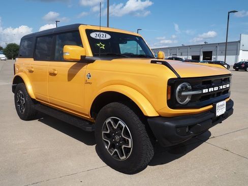 Used 2021 Ford Bronco Outer Banks image 3