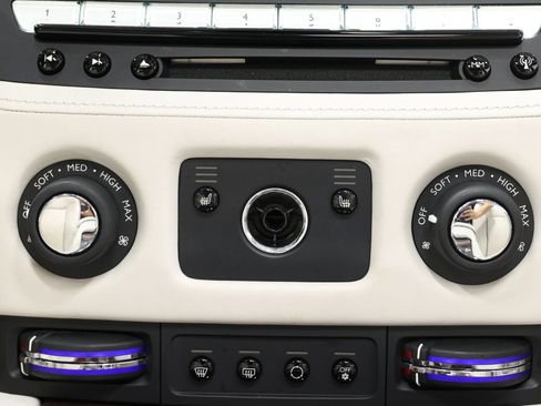 Used 2017 Rolls-Royce Ghost RWD image 50