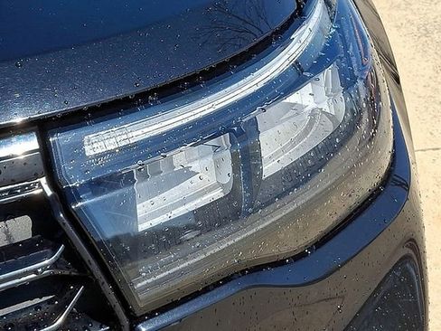 Used 2025 Ford Explorer ST-Line AWD/4WD image 9