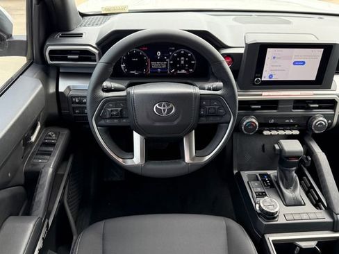 Used 2025 Toyota Tacoma TRD Off-Road AWD/4WD image 21