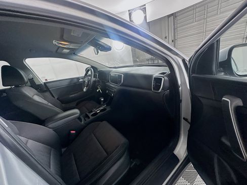 Used 2022 Kia Sportage LX image 29