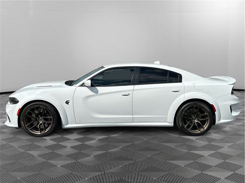 Used 2022 Dodge Charger SRT Hellcat w/ Harman/Kardon Audio Group RWD image 2