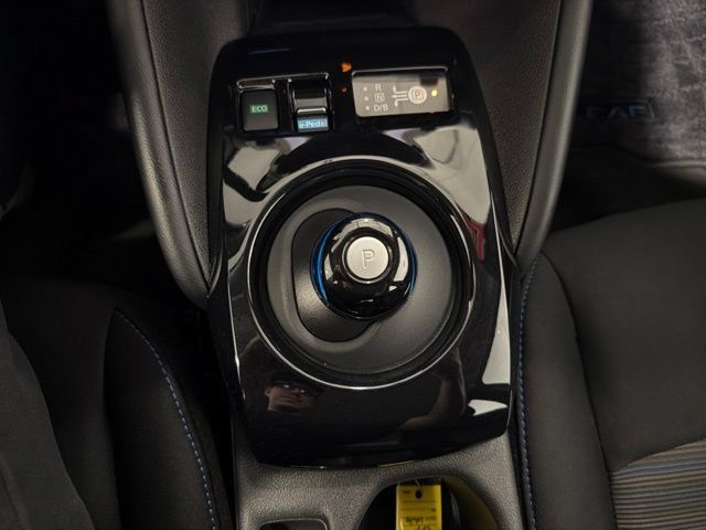Certified 2024 Nissan Leaf SV Plus FWD image 28