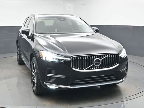 Used 2023 Volvo XC60 B5 Plus image 2