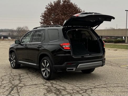 Certified 2025 Honda Pilot Elite image 13