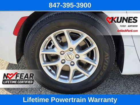 Used 2024 Chrysler Pacifica Touring-L image 10