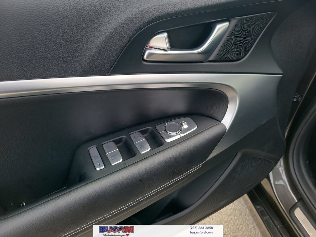 Used 2026 Genesis G70 2.5T AWD/4WD image 16