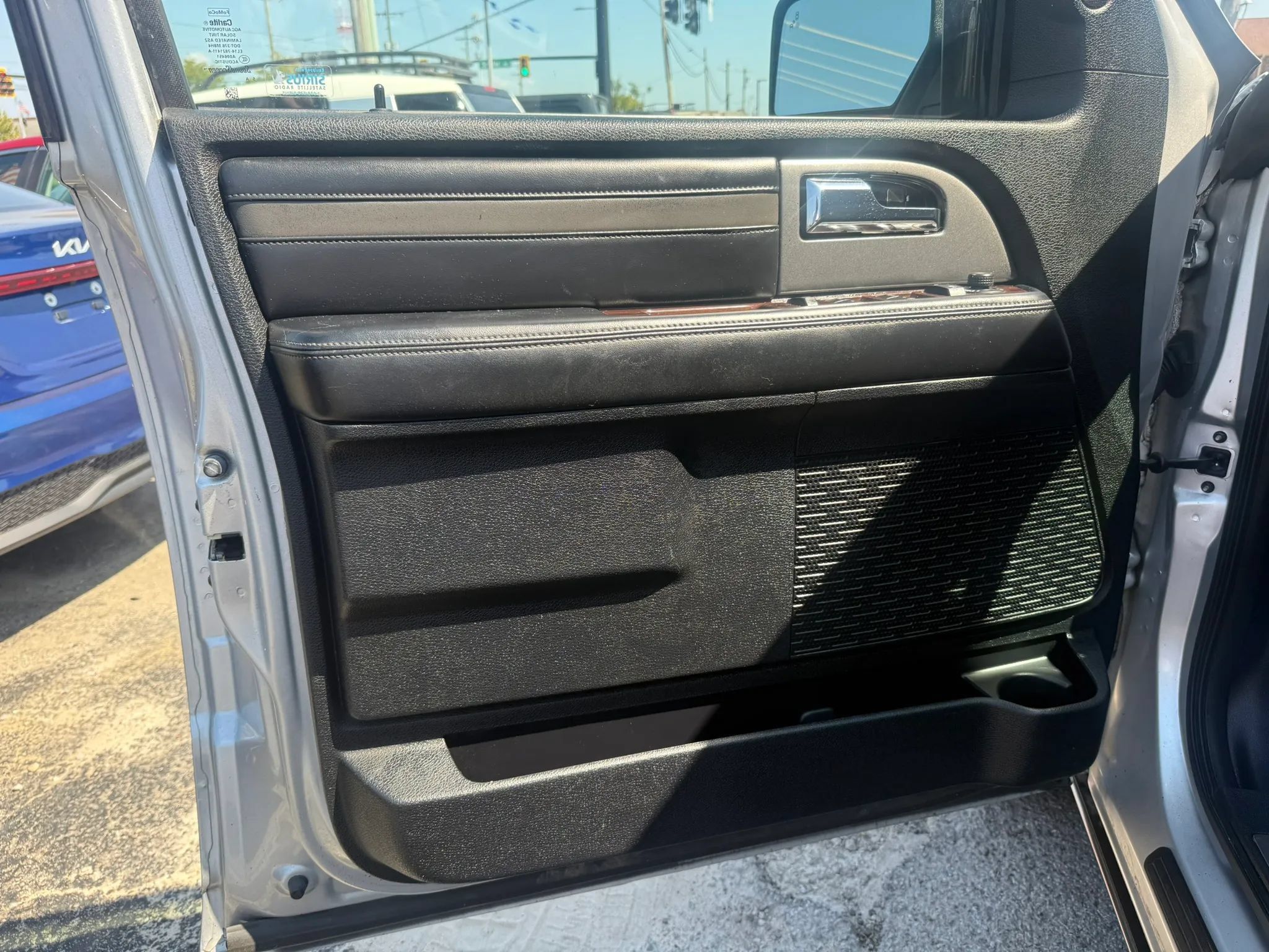 Used 2016 Ford Expedition Platinum AWD/4WD image 10
