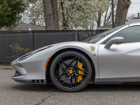 Used 2022 Ferrari F8 Tributo RWD image 25