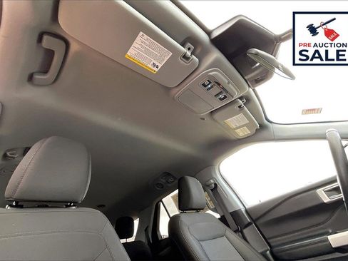 Used 2022 Ford Explorer XLT image 22
