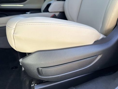 New 2026 Lincoln Corsair Premiere image 20