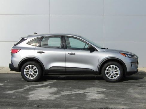 Certified 2022 Ford Escape S image 3