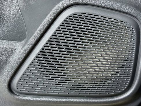 Used 2023 Mercedes-Benz GLB 250 image 22