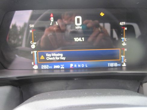 Used 2023 Chevrolet Colorado Z71 w/ Z71 Convenience Package 2 image 15