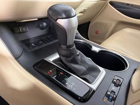 Used 2016 Toyota Highlander Limited image 33