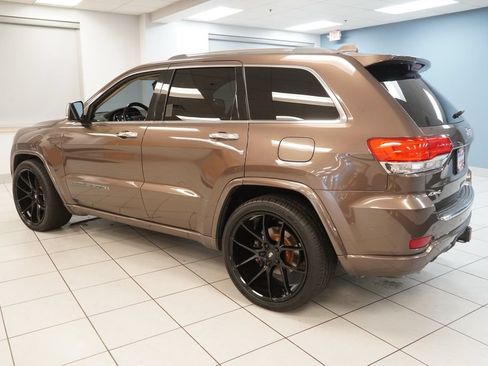 Used 2017 Jeep Grand Cherokee Overland AWD/4WD image 8