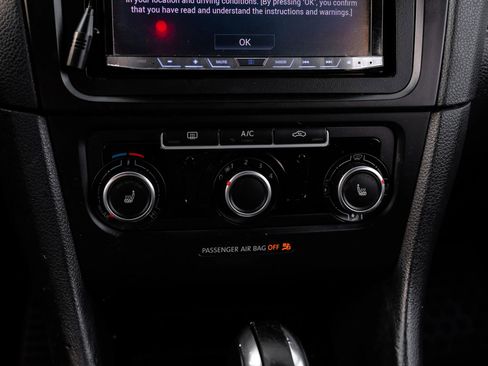 Used 2013 Volkswagen GTI 4-Door image 29