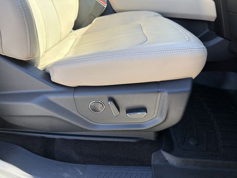 Used 2022 Ford Expedition Limited image 17