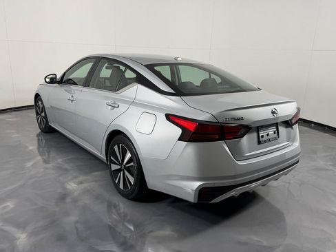 Used 2022 Nissan Altima 2.5 SV FWD image 7