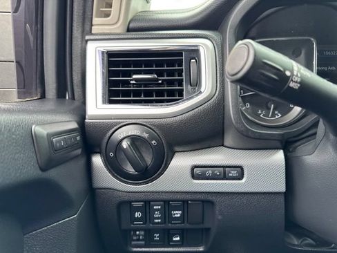 Used 2019 Nissan Titan PRO-4X w/ Pro-4x Convenience Package AWD/4WD image 26