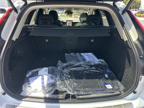 New 2026 Volvo XC60 T8 Ultra w/ Climate Package PRO AWD/4WD image 18