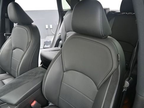 Used 2023 INFINITI QX50 Sensory image 12