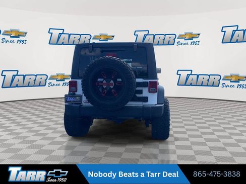 Used 2018 Jeep Wrangler Unlimited Rubicon w/ Connectivity Group AWD/4WD image 8