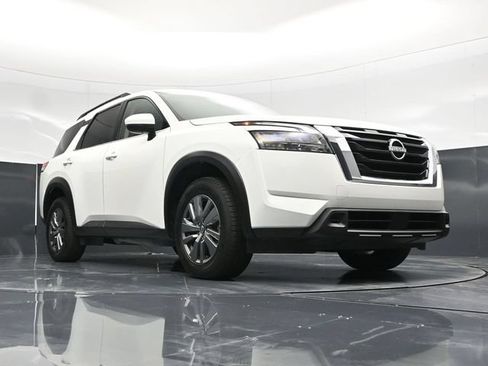 Used 2025 Nissan Pathfinder SV FWD image 58