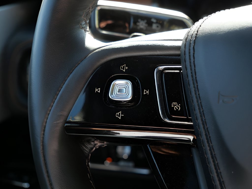 Certified 2025 Lincoln Aviator Black Label w/ Black Label Special Edition AWD/4WD image 17