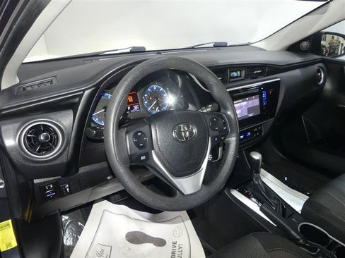 Used 2019 Toyota Corolla LE FWD image 22