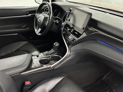 Used 2022 Toyota Camry XSE image 40