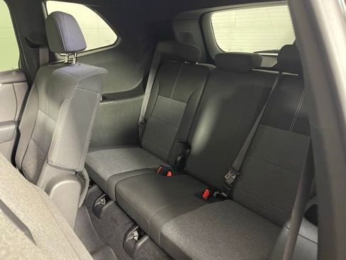 Used 2025 GMC Acadia Elevation image 11