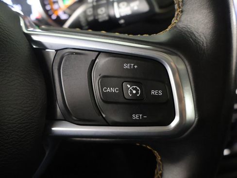 Used 2023 Jeep Wrangler Unlimited Sahara AWD/4WD image 37