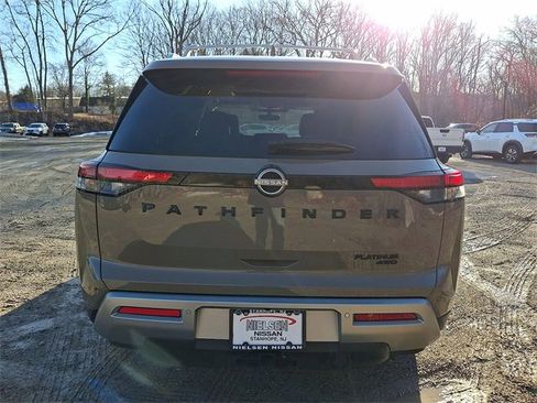Used 2025 Nissan Pathfinder Platinum w/ Black Appearance Package image 23