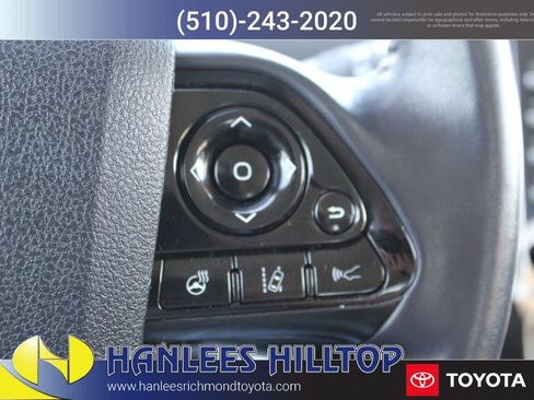 Used 2022 Toyota Prius XLE FWD image 28