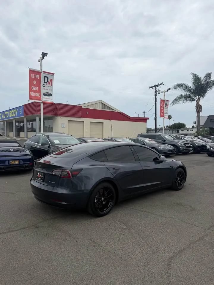 Used 2021 Tesla Model 3 Long Range AWD/4WD image 3