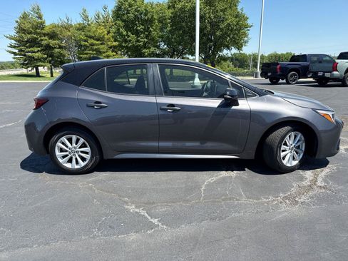Certified 2023 Toyota Corolla SE w/ SE Premium Package FWD image 9