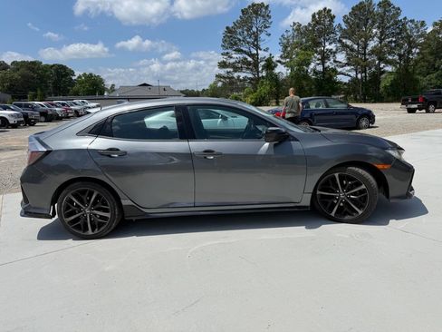 Used 2017 Honda Civic Sport image 7