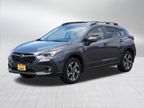 Used 2024 Subaru Crosstrek 2.0i Premium AWD/4WD image 3